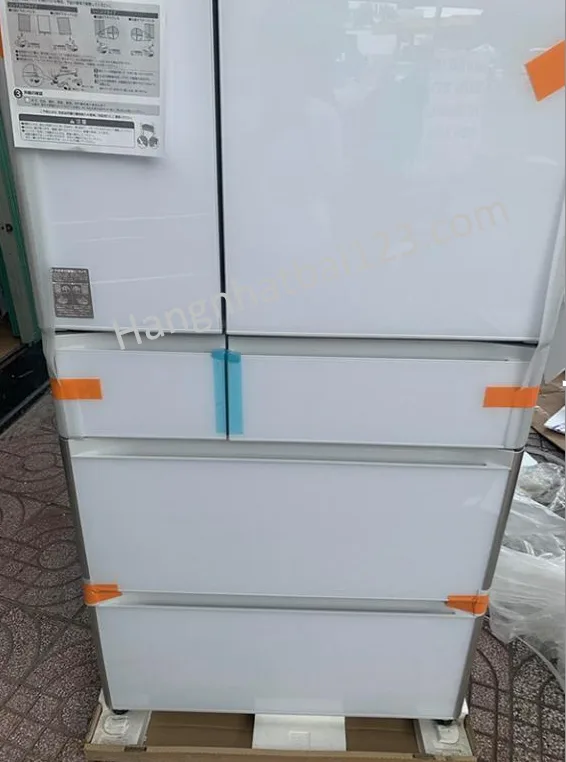 Tủ lạnh Hitachi R-XG51J gồm 6 cánh mặt gương, có ngăn hút chân không - Ảnh 3