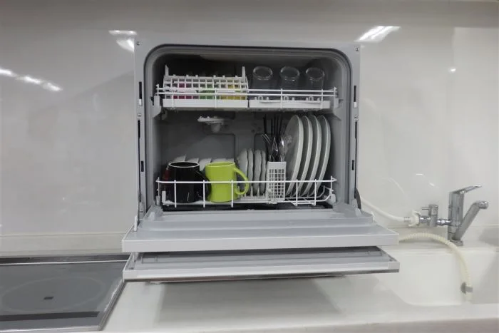 Máy rửa bát Panasonic NP-TZ200 NanoE khử mùi diệt khuẩn, cảm ứng - Ảnh 3