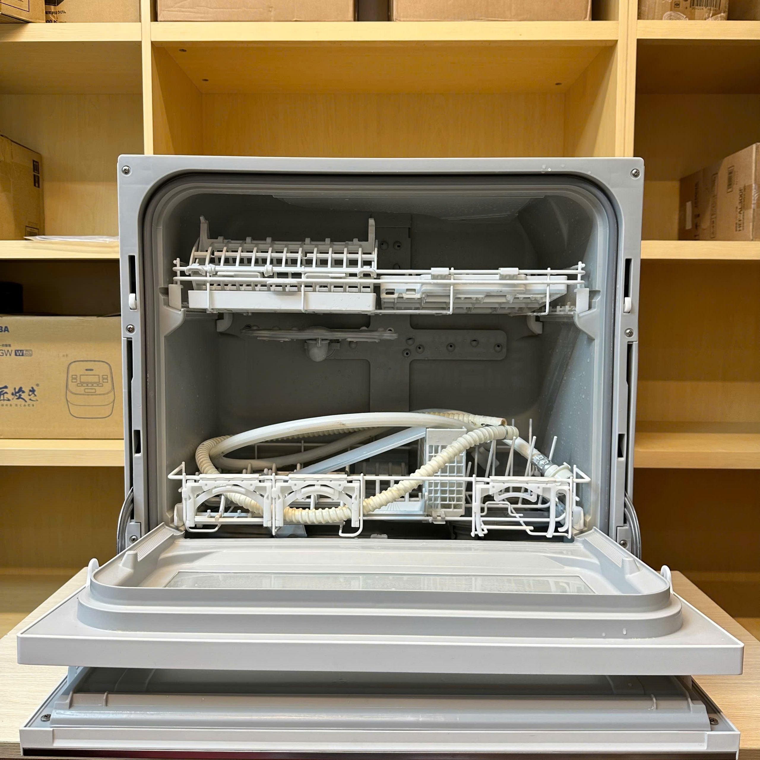 Máy rửa bát Panasonic NP-TZ200 NanoE khử mùi diệt khuẩn, cảm ứng - Ảnh 3