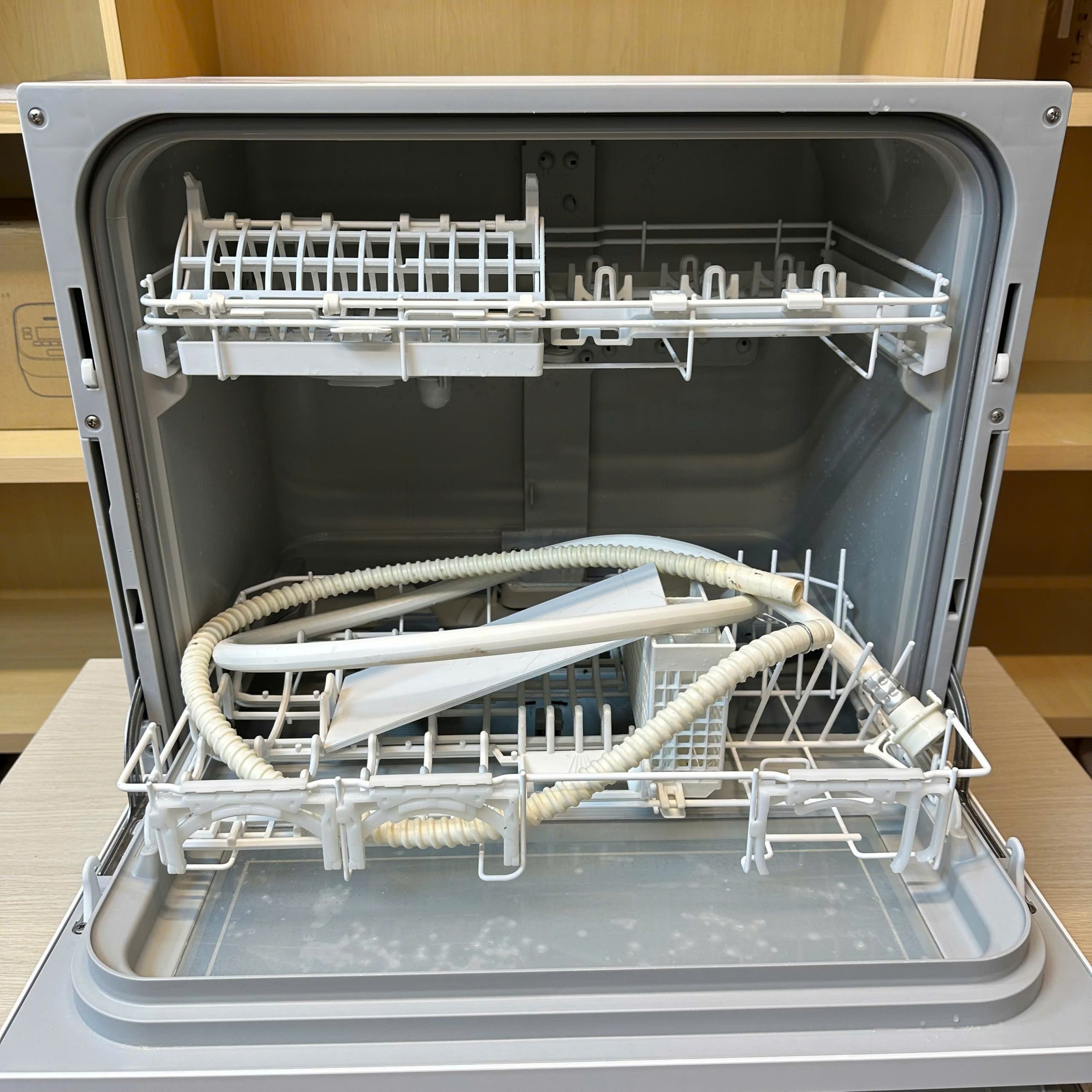 Máy rửa bát Panasonic NP-TZ200 NanoE khử mùi diệt khuẩn, cảm ứng - Ảnh 4