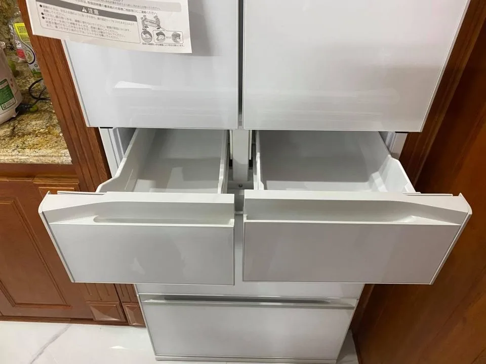 Tủ lạnh Hitachi R-HW52N thiết kế 6 cánh mặt gương - Ảnh 5