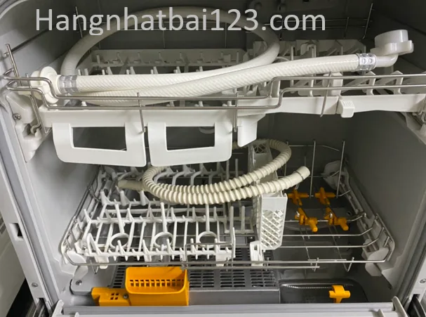 Máy rửa bát Panasonic NP-TR9 - Ảnh 7