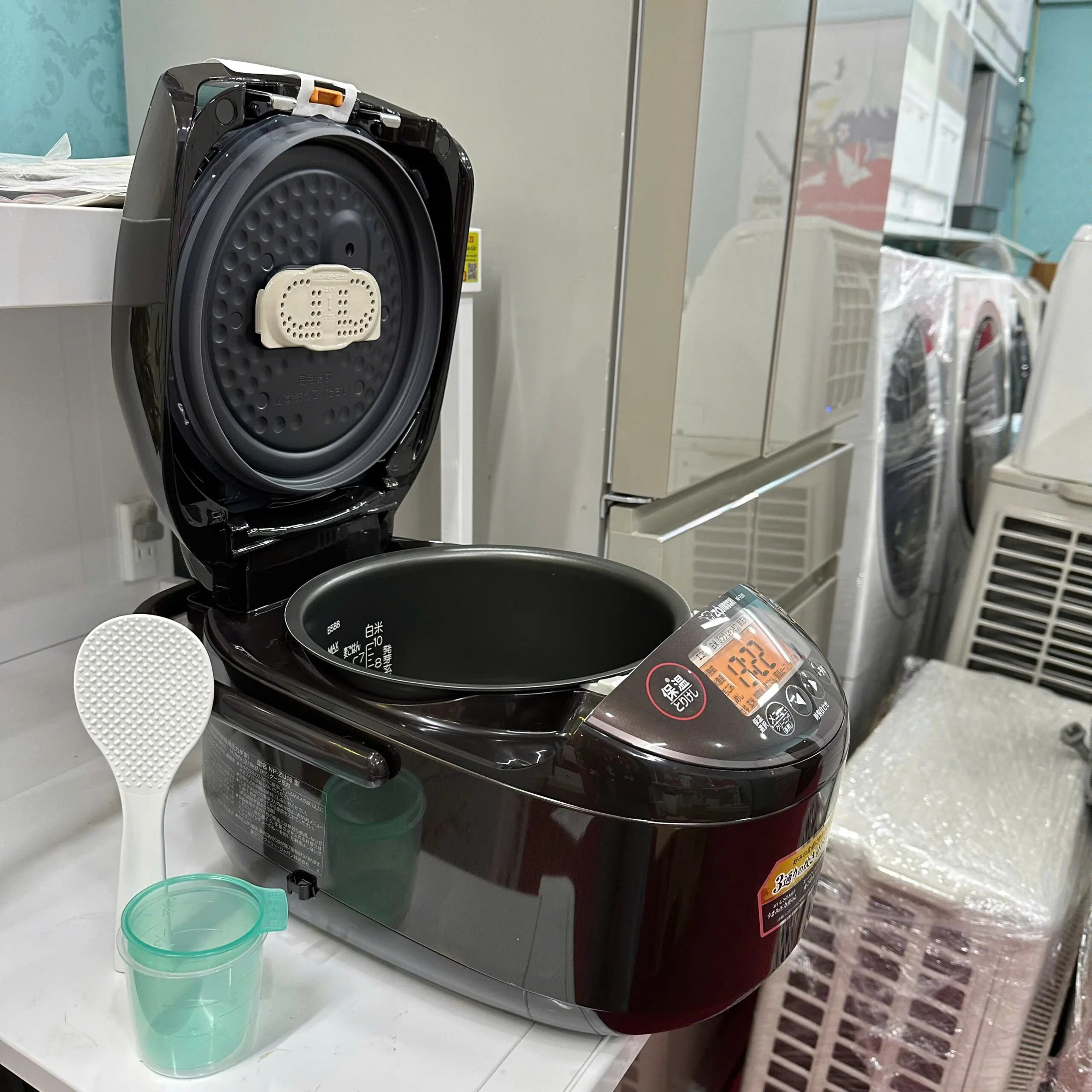 Nồi cơm điện Zojirushi NP-ZU18-TD dung tích 1,8L - Ảnh 2